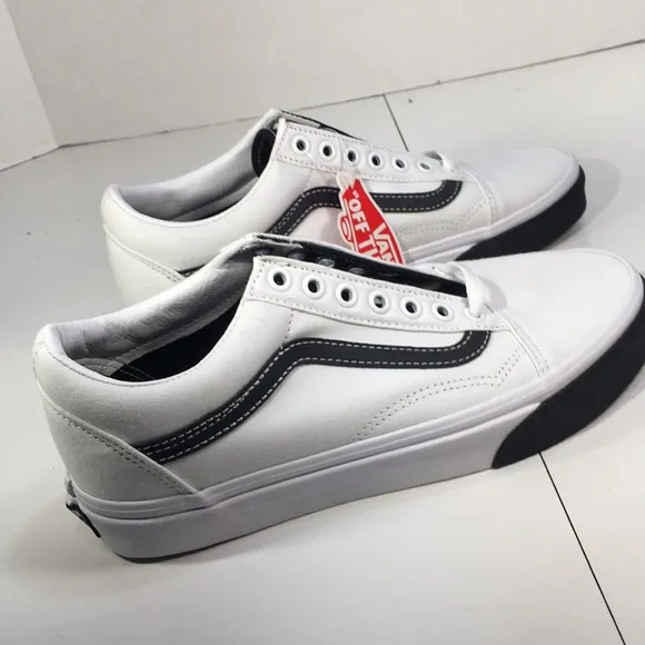 NWT Vans Old Skool Skateboard Shoes Men’s 7 Women’s 8.5