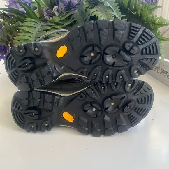 NWT Vasque VIBRAM 7454 size 10M Leather Hiking Trail Boots Low 2006 NO INSOLES