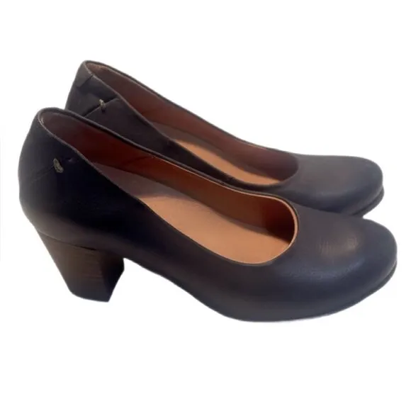 NWT Wanda Panda Blue Leather block heel comfortable Stylish court pump 36