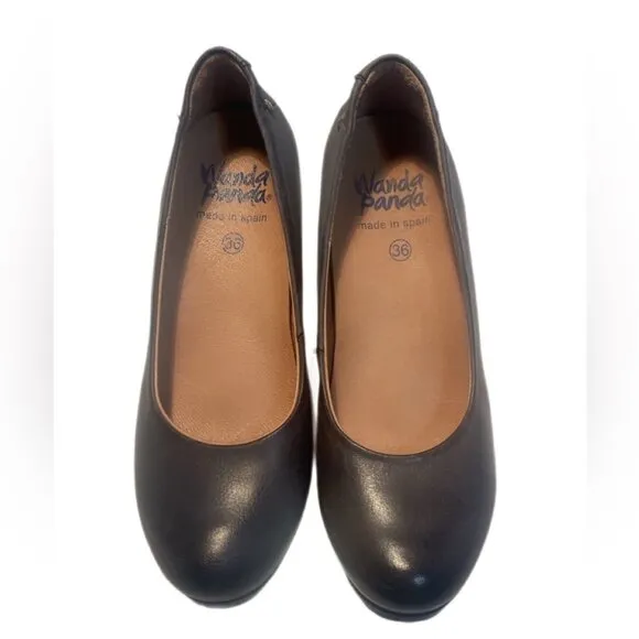 NWT Wanda Panda Blue Leather block heel comfortable Stylish court pump 36