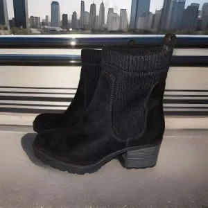 NWT! White Mountain Stretch Knit Heeled Ankle Boots - Benji Womens Size 9