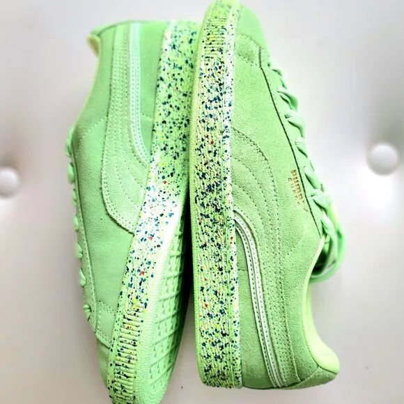 NWT Women  7  &amp; Youth 5  Shoes Puma tennis Skater Indoor Soccer, Bright green