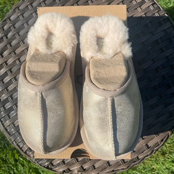 NWT/NIB UGG Kids' Keegan Metallic Gold UGGplush Faux Fur Lined Slippers (Sz 11)