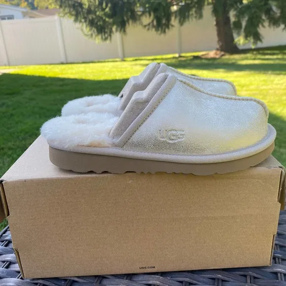 NWT/NIB UGG Kids' Keegan Metallic Gold UGGplush Faux Fur Lined Slippers (Sz 11)