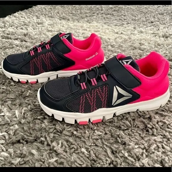 NWT Reebok Kids Yourflex Train 9.0 Shoes