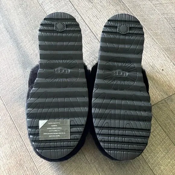 NWT! UGG (for Victoria’s Secret) Black Fluffer Slides/Slippers. Size 9.