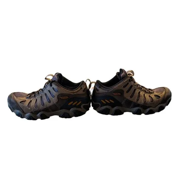 Oboz Trail Hiking Boots GTX bDry Oboz Size 10 Women/8.5 Men. Brown