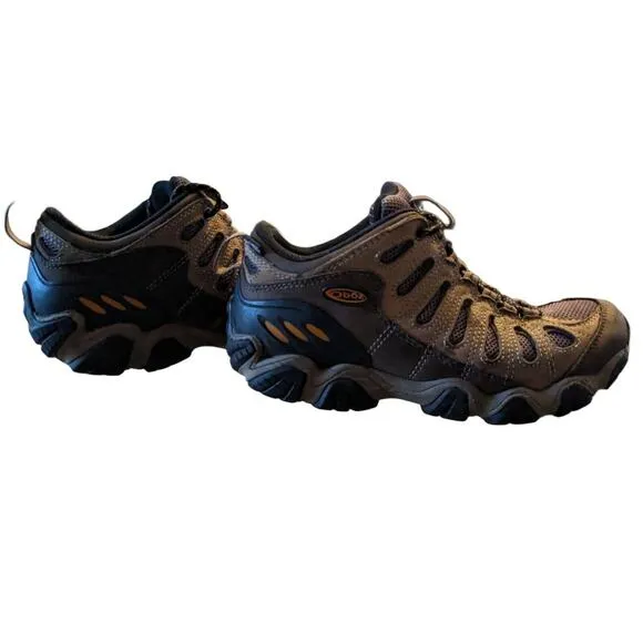 Oboz Trail Hiking Boots GTX bDry Oboz Size 10 Women/8.5 Men. Brown