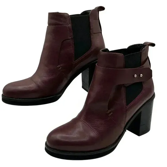 Office London Women's Size 39/*.5 Black Leather Pull On Ankle Boots Made in Spai