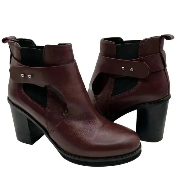 Office London Women's Size 39/*.5 Black Leather Pull On Ankle Boots Made in Spai