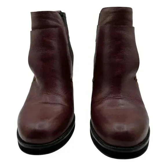 Office London Women's Size 39/*.5 Black Leather Pull On Ankle Boots Made in Spai