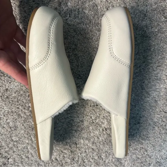 OluKai Korea Casual Mule Comfort Shoe 8 Slip On Bone cream white leather comfy
