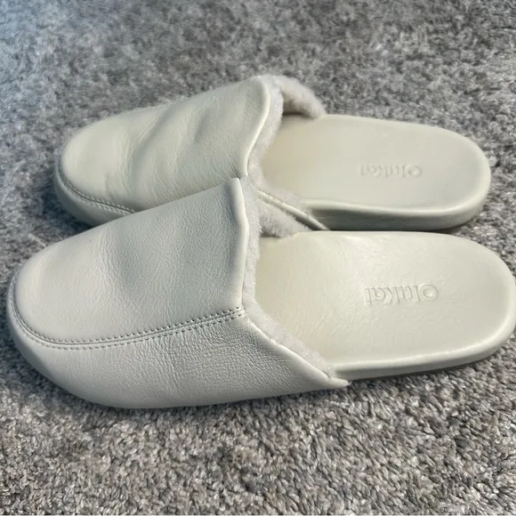 OluKai Korea Casual Mule Comfort Shoe 8 Slip On Bone cream white leather comfy