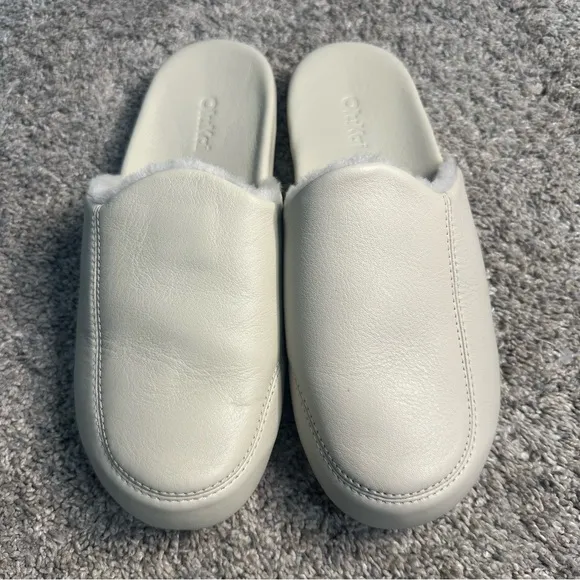 OluKai Korea Casual Mule Comfort Shoe 8 Slip On Bone cream white leather comfy