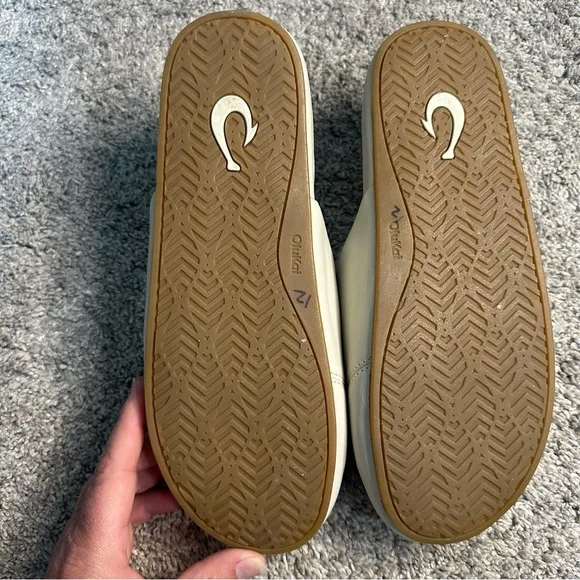 OluKai Korea Casual Mule Comfort Shoe 8 Slip On Bone cream white leather comfy