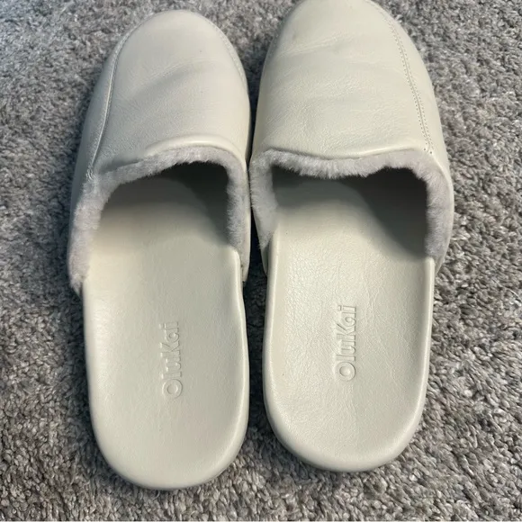 OluKai Korea Casual Mule Comfort Shoe 8 Slip On Bone cream white leather comfy