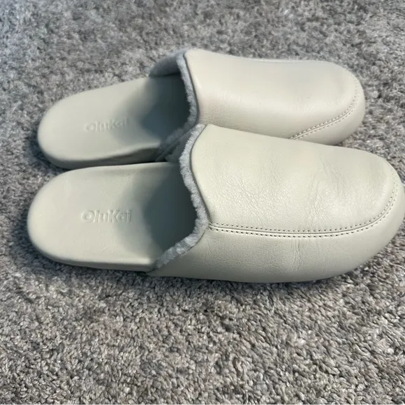 OluKai Korea Casual Mule Comfort Shoe 8 Slip On Bone cream white leather comfy