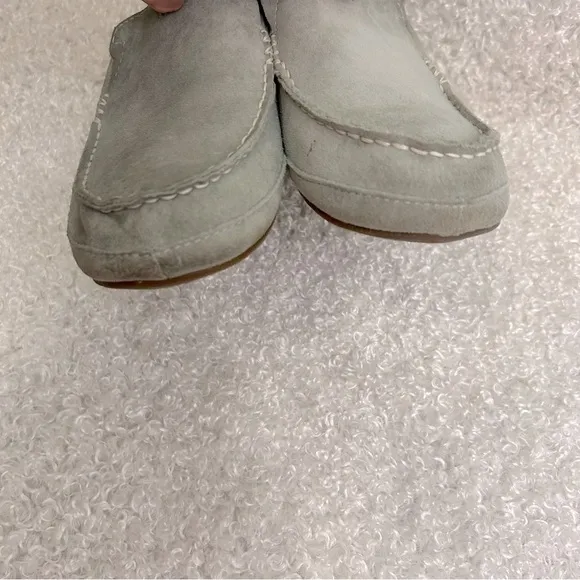 OluKai Ladies Size 9 Nohea Gray Suede Slip On Slippers Casual Comfy