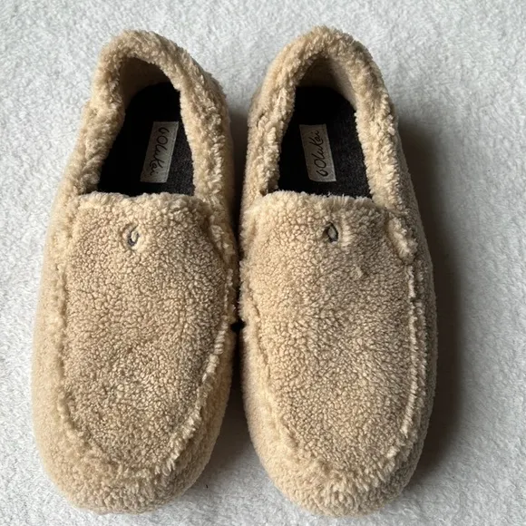 OluKai Nohea Heu Slipper