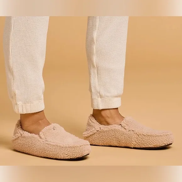 OluKai Nohea Heu Slipper
