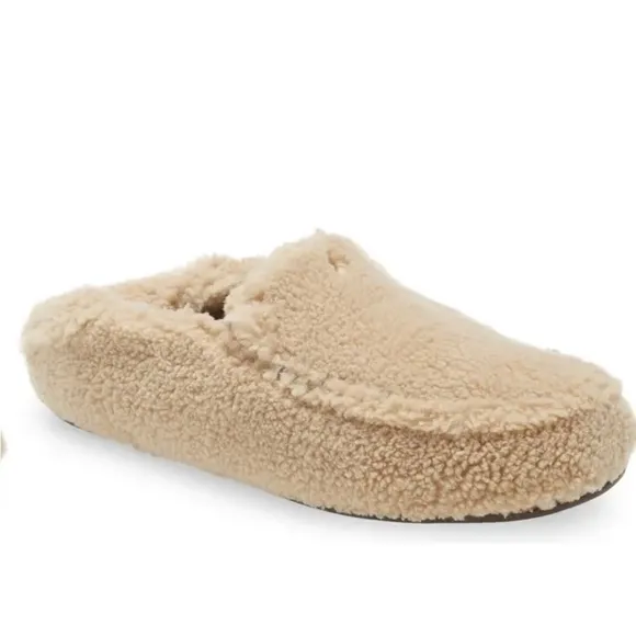 OluKai Nohea Heu Slipper