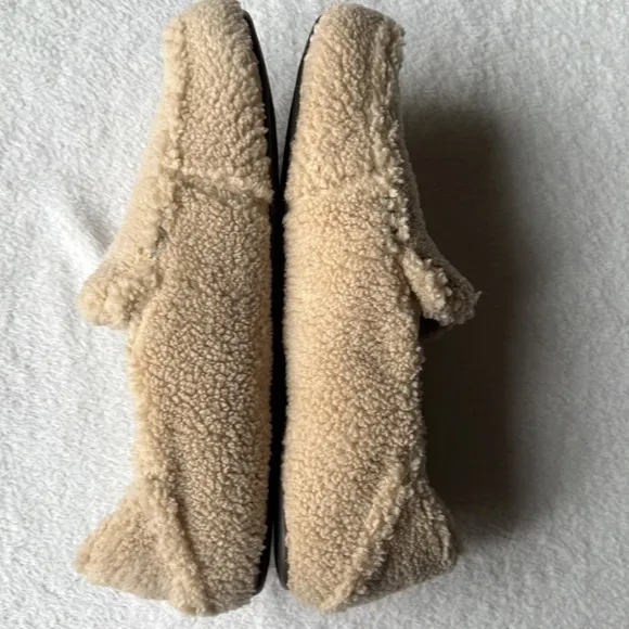 OluKai Nohea Heu Slipper