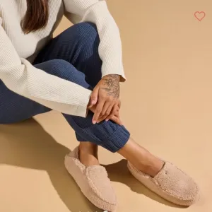 OluKai Nohea Heu Slipper