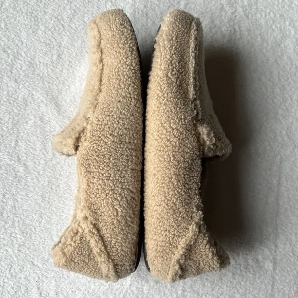 OluKai Nohea Heu Slipper