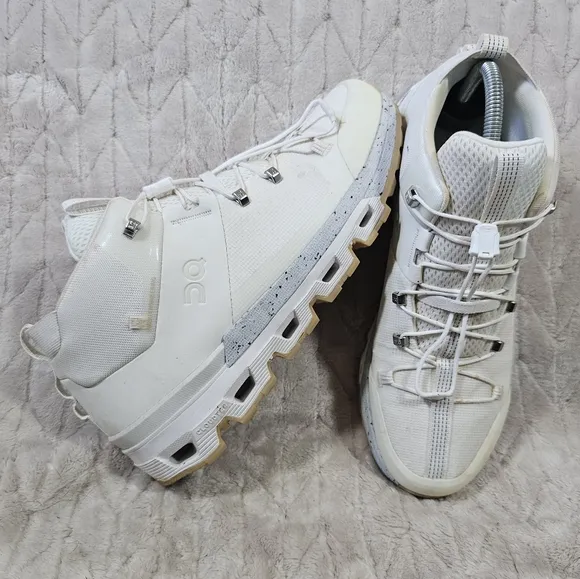 On Cloudtrax Sneakers Womens 10.5 Outdoor Hiking Shoe Comfort Minimal High Top