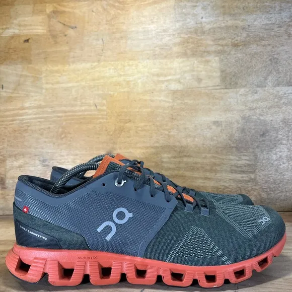 On Running Cloud X REFLECTIVE Mens Sz 10.5 Running Shoes Sneakers Rust Rock Grey
