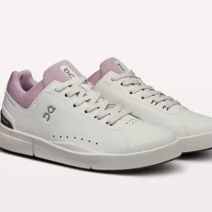 On Shoes The Roger Advantage size 8 women's white/aster New