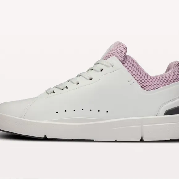 On Shoes The Roger Advantage size 8 women's white/aster New