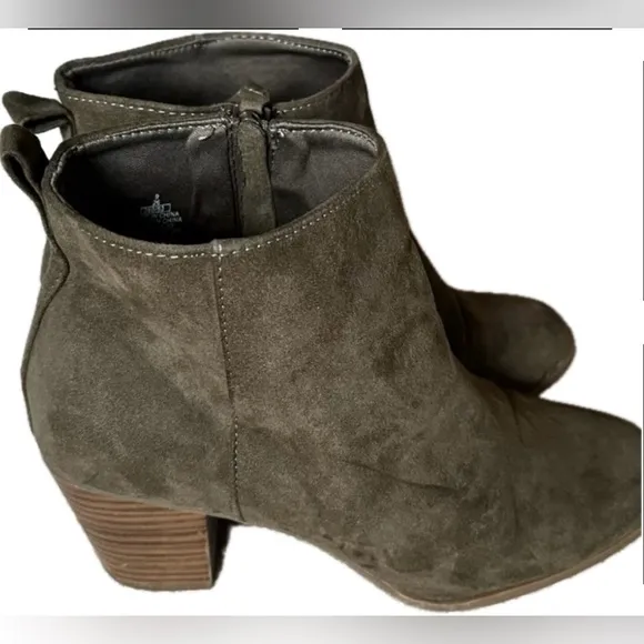 Oregon Trail Olive Green Suede Ankle Boots with block heel.