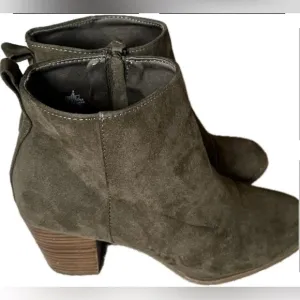Oregon Trail Olive Green Suede Ankle Boots with block heel.