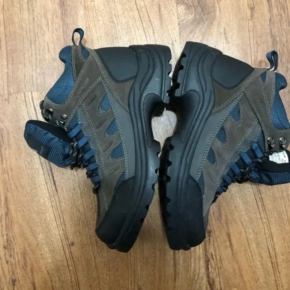 Ozark Trail Hiking Boots Men’s 9W Blue, Pre Owned, Great Condition, Waterproof