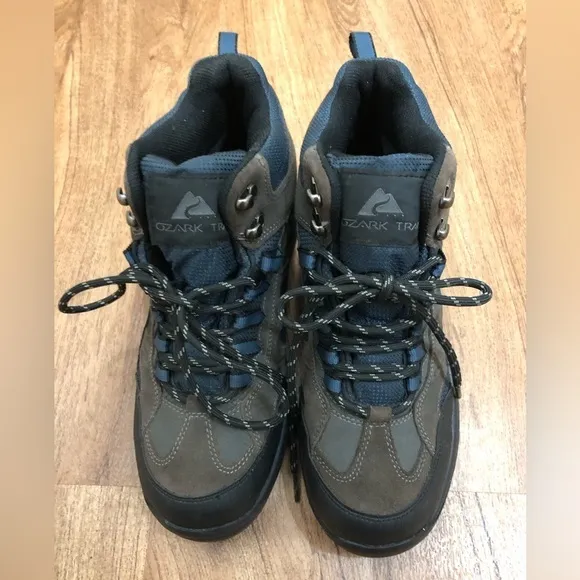 Ozark Trail Hiking Boots Men’s 9W Blue, Pre Owned, Great Condition, Waterproof