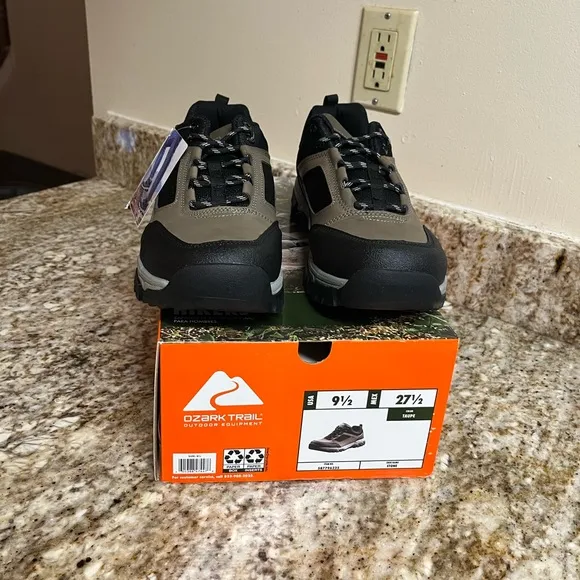 Ozark Trail Men's Stone Low Hiking Shoe/size 9.5 New