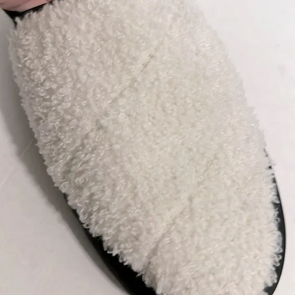 P448 Laby Slippers {white/Black} size 39
