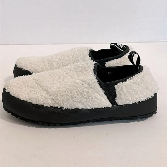 P448 Laby Slippers {white/Black} size 39