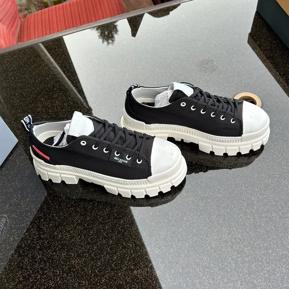Palladium Revolt LoTop Black Marshmallow Platform Tennis Shoes, Size 42, US 10