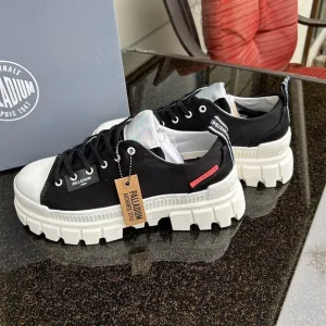 Palladium Revolt LoTop Black Marshmallow Platform Tennis Shoes, Size 42, US 10