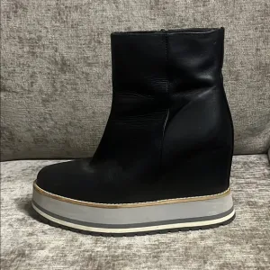 Paloma Barcelo Black Wedge Platform Shoes