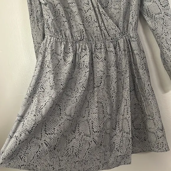 Parker Luxury 100% Silk Olive Green/Black Elastic Waist Wrap Dress Sz M