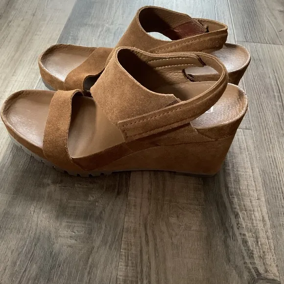 PEDRO GARCIA Jouri Platform Suede Wedges Size 39.5