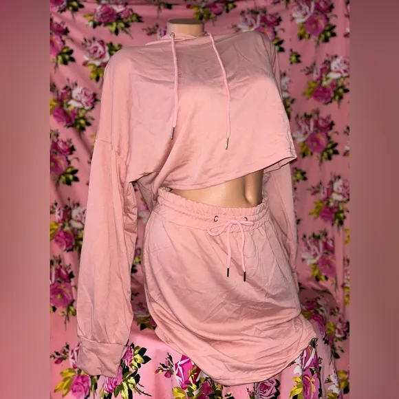 Pink hoodie sweatshirt cropped mini skirt set sexy peach 🍑 booty babe T2