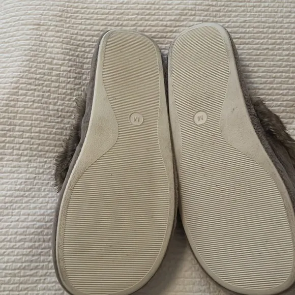 Pottery Barn Gray Faux Fur Hooded Alpaca Robe Small and Slippers Medium