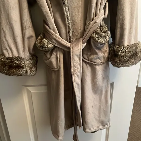 Pottery Barn Gray Faux Fur Hooded Alpaca Robe Small and Slippers Medium