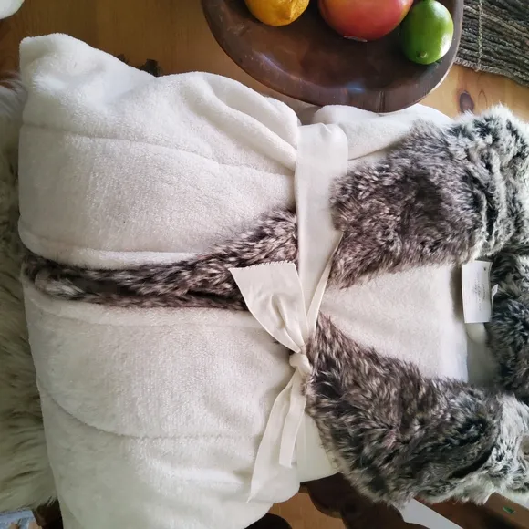 Pottery Barn Ombre Faux Fur Robe NWT/NIB