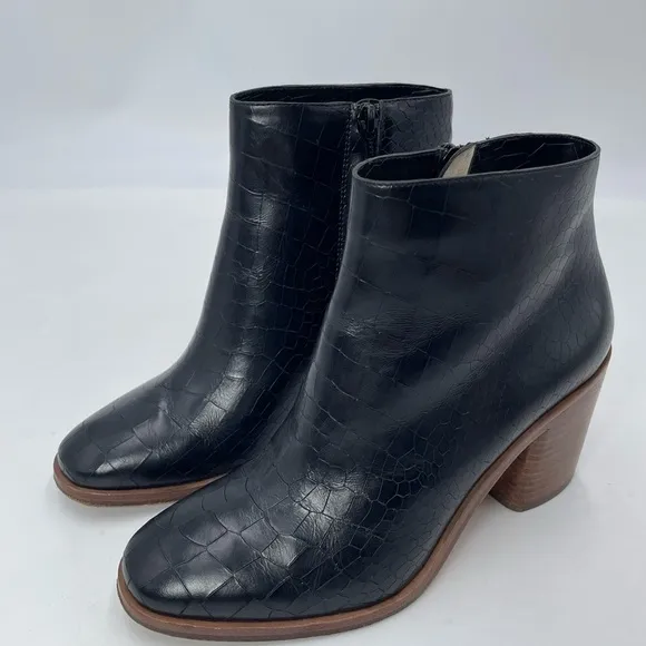 POUR LA VICTOIRE Black Crocs Ankle Boots