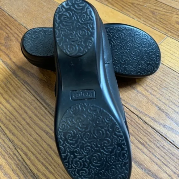 Propet Wide Width Black Leather Orthopaedic Woman Lady Size 9.5W Dress Shoes